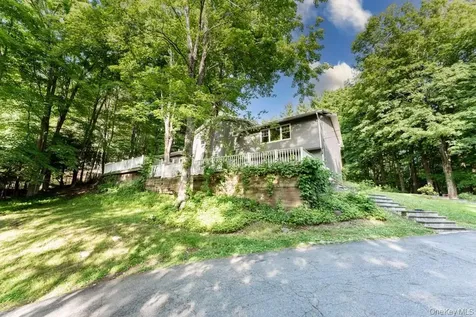 14 Englewood Terrace Mahopac NY 10541