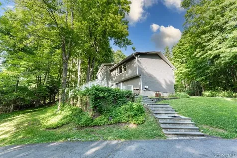 14 Englewood Terrace Mahopac NY 10541