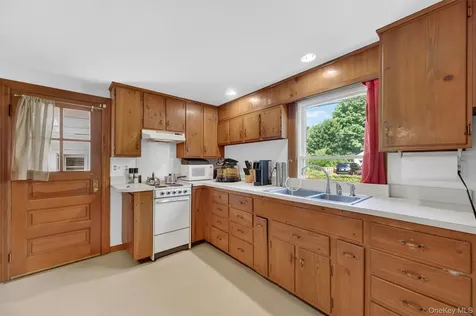 32 Merilina Avenue Kingston NY 12401