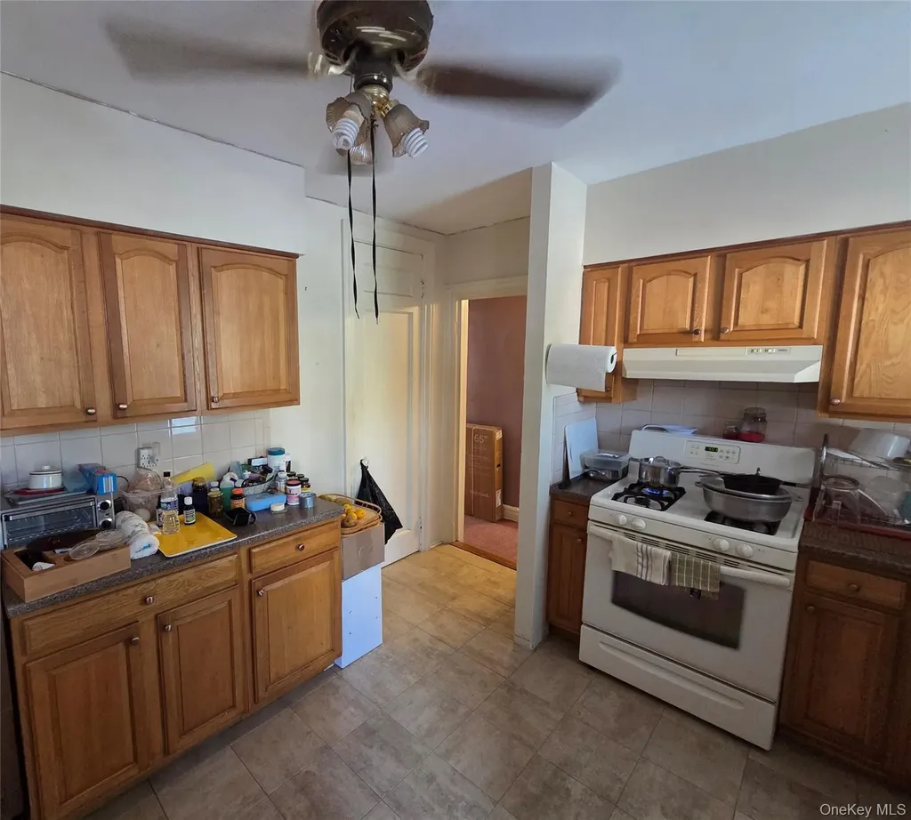 2726 Holland Avenue Bronx NY 10467