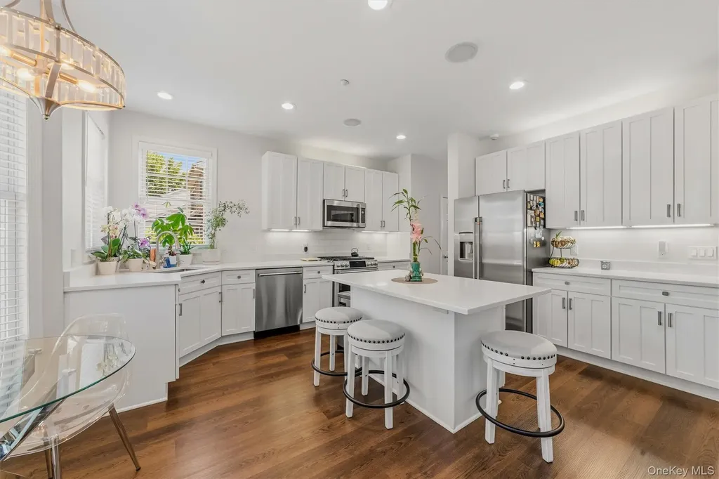 151 Classic Court White Plains NY 10603