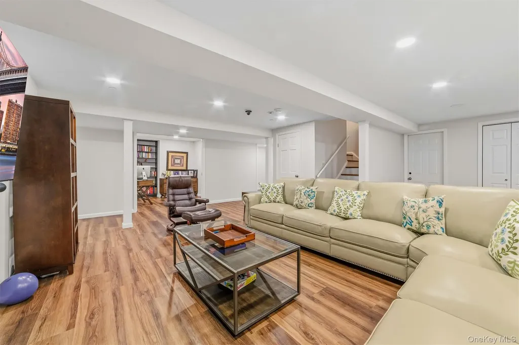 151 Classic Court White Plains NY 10603