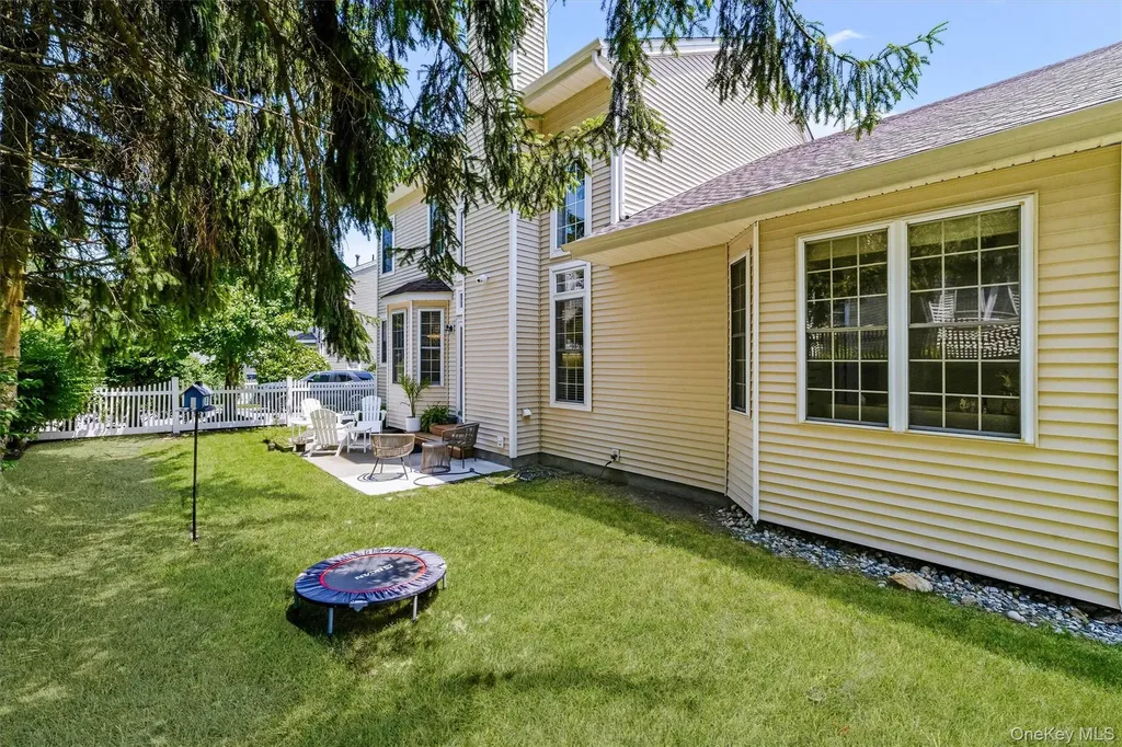 151 Classic Court White Plains NY 10603
