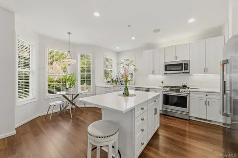 151 Classic Court White Plains NY 10603