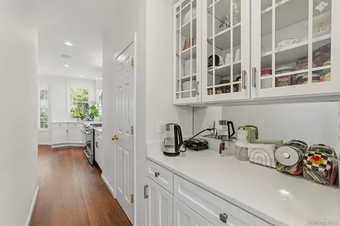 151 Classic Court White Plains NY 10603