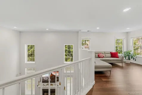 151 Classic Court White Plains NY 10603