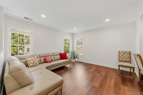 151 Classic Court White Plains NY 10603