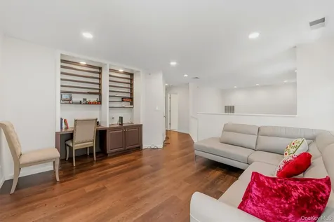 151 Classic Court White Plains NY 10603