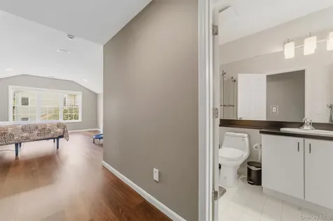 151 Classic Court White Plains NY 10603
