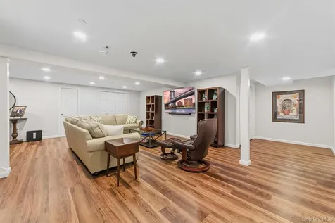 151 Classic Court White Plains NY 10603