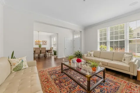 151 Classic Court White Plains NY 10603