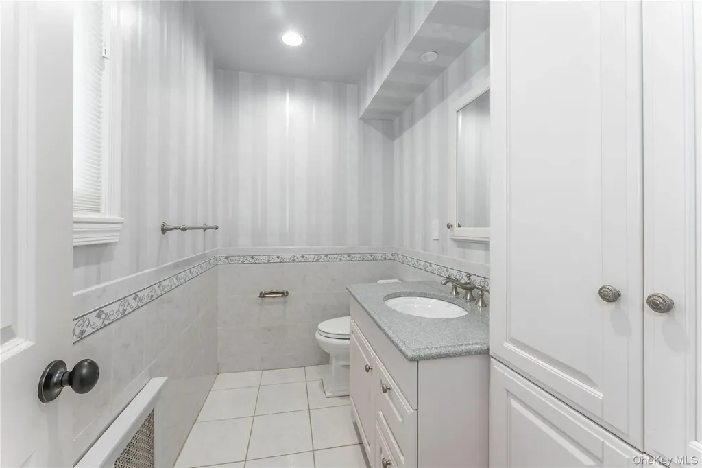 486 Oxford Road Cedarhurst NY 11516