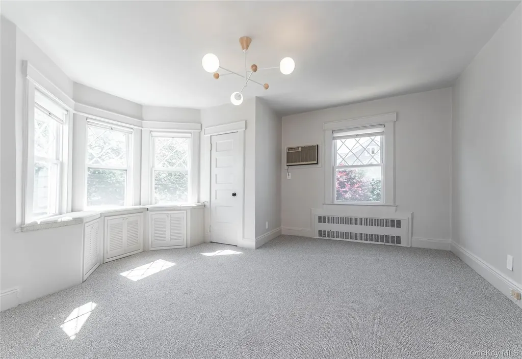 486 Oxford Road Cedarhurst NY 11516