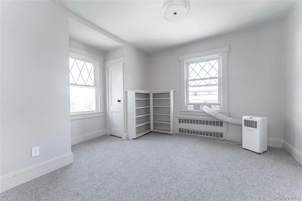 486 Oxford Road Cedarhurst NY 11516