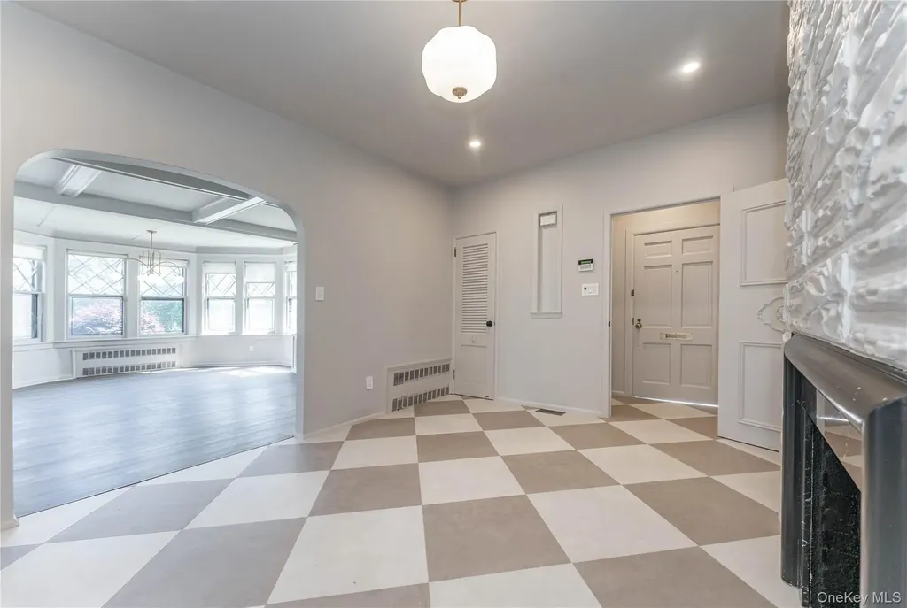 486 Oxford Road Cedarhurst NY 11516