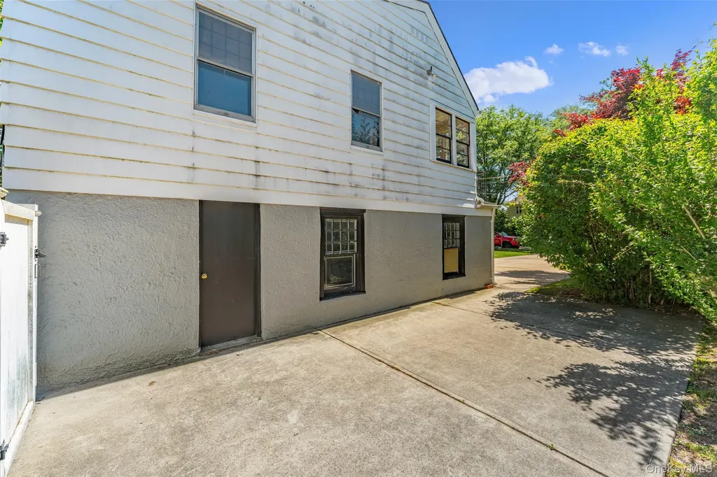 486 Oxford Road Cedarhurst NY 11516