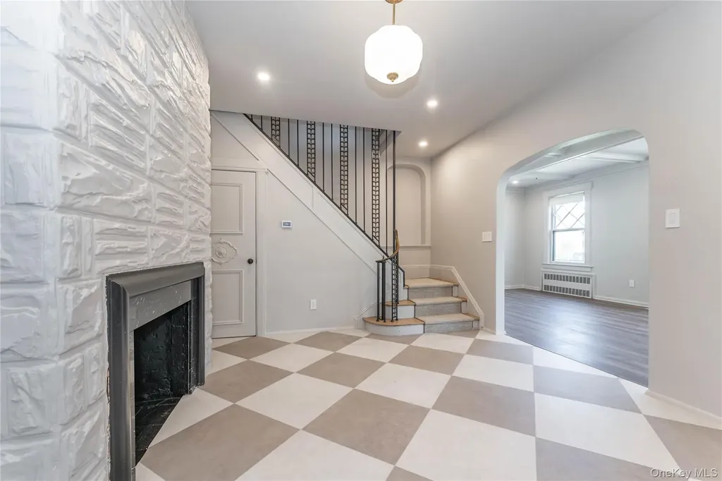 486 Oxford Road Cedarhurst NY 11516
