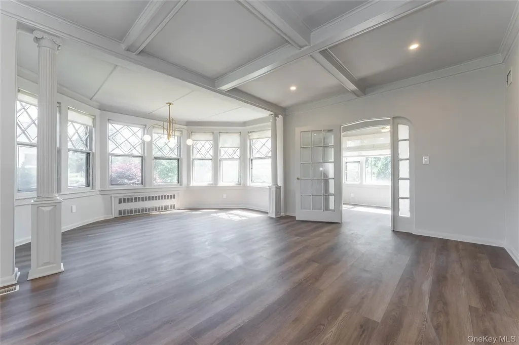 486 Oxford Road Cedarhurst NY 11516