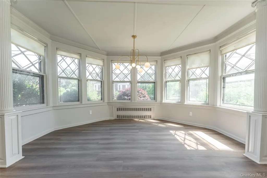 486 Oxford Road Cedarhurst NY 11516