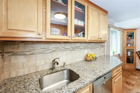 156 Jervis Avenue Farmingdale NY 11735