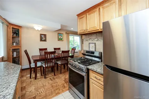 156 Jervis Avenue Farmingdale NY 11735