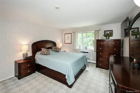 156 Jervis Avenue Farmingdale NY 11735