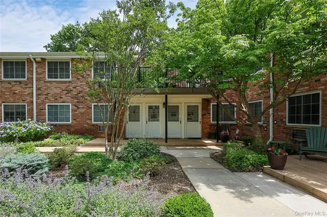 156 Jervis Avenue Farmingdale NY 11735
