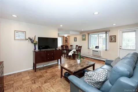 156 Jervis Avenue Farmingdale NY 11735