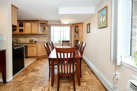 156 Jervis Avenue Farmingdale NY 11735