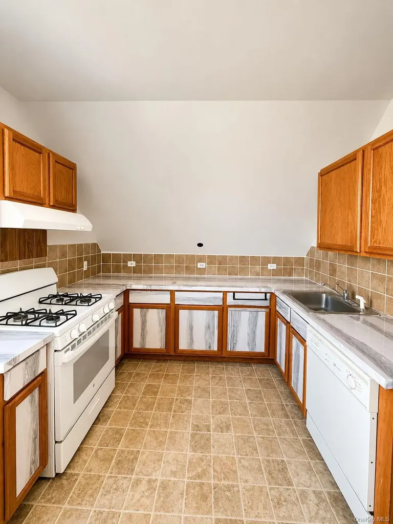 79 Division Street New Rochelle NY 10805