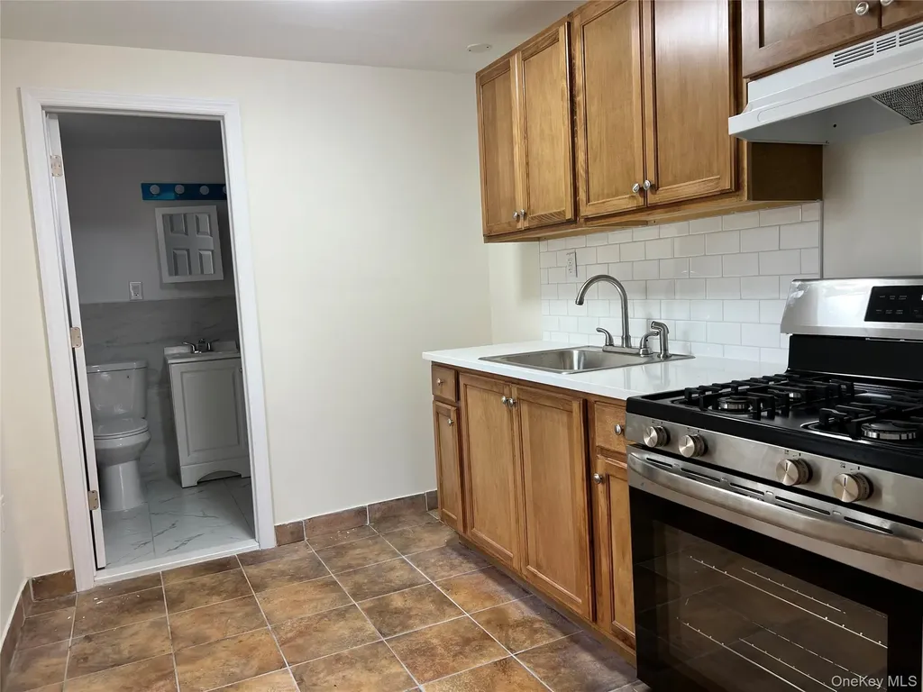 78 Bayville Avenue Bayville NY 11709