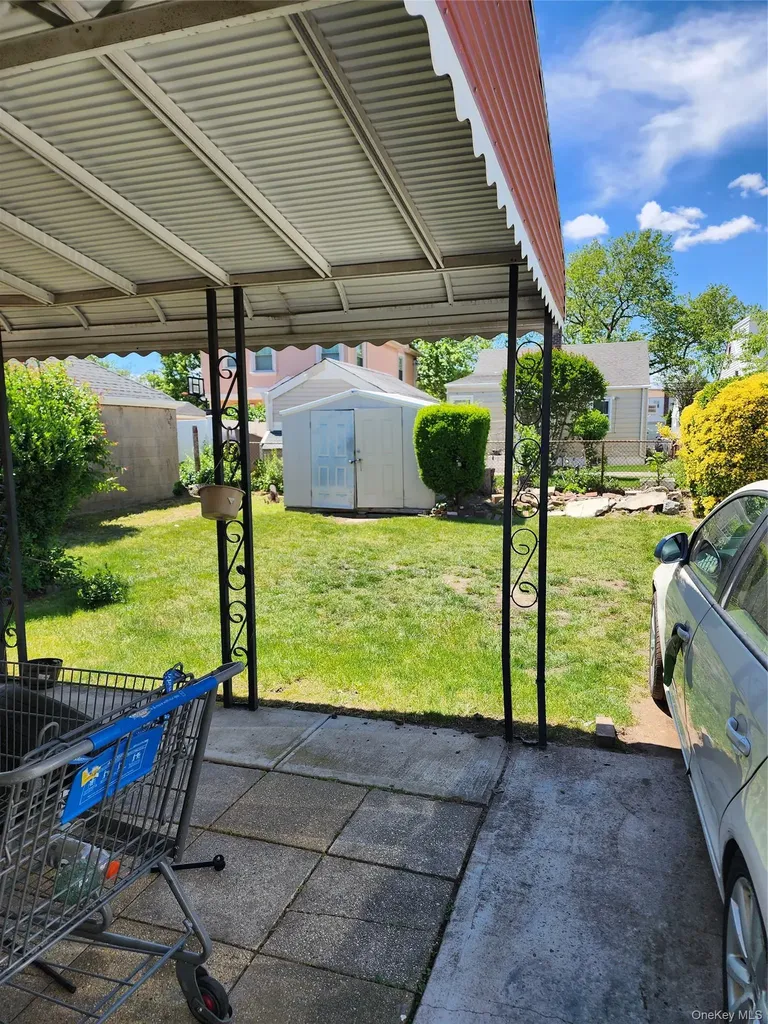 11942 238th Street Cambria Heights NY 11411