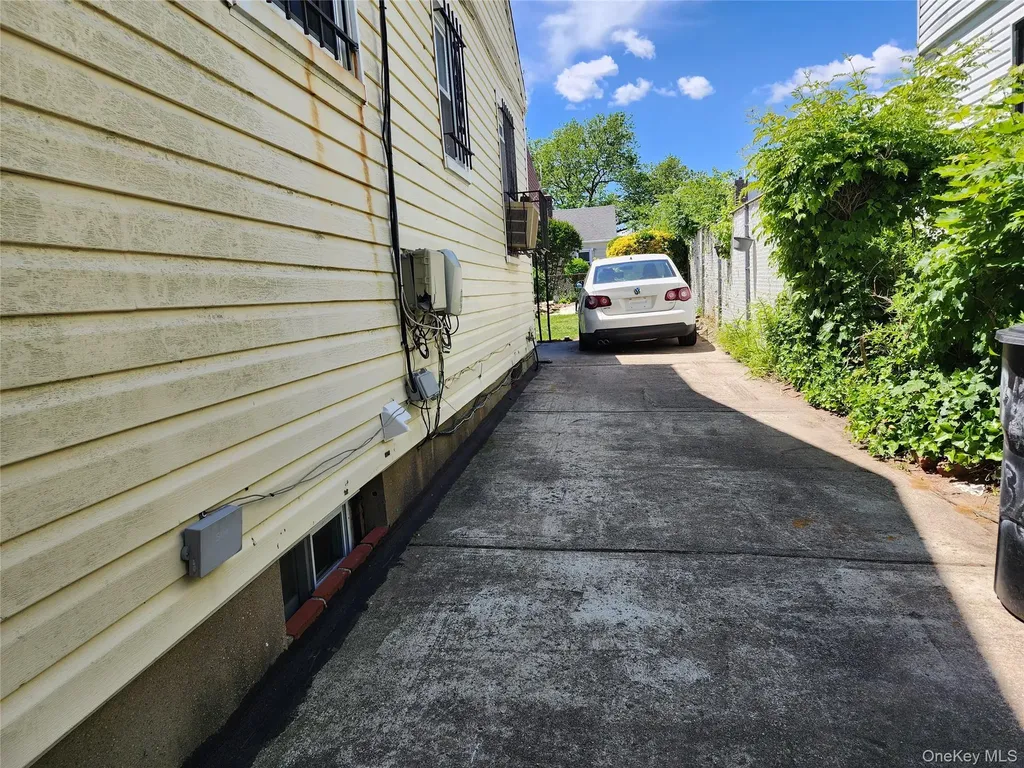 11942 238th Street Cambria Heights NY 11411