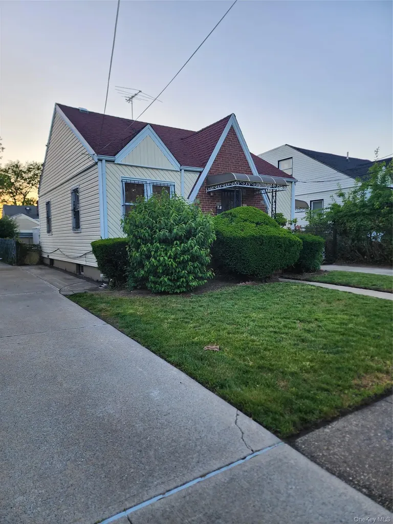 11942 238th Street Cambria Heights NY 11411