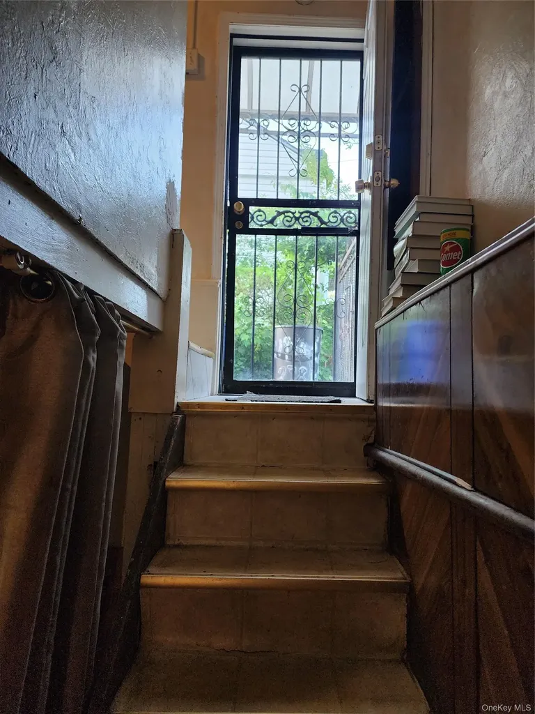 11942 238th Street Cambria Heights NY 11411