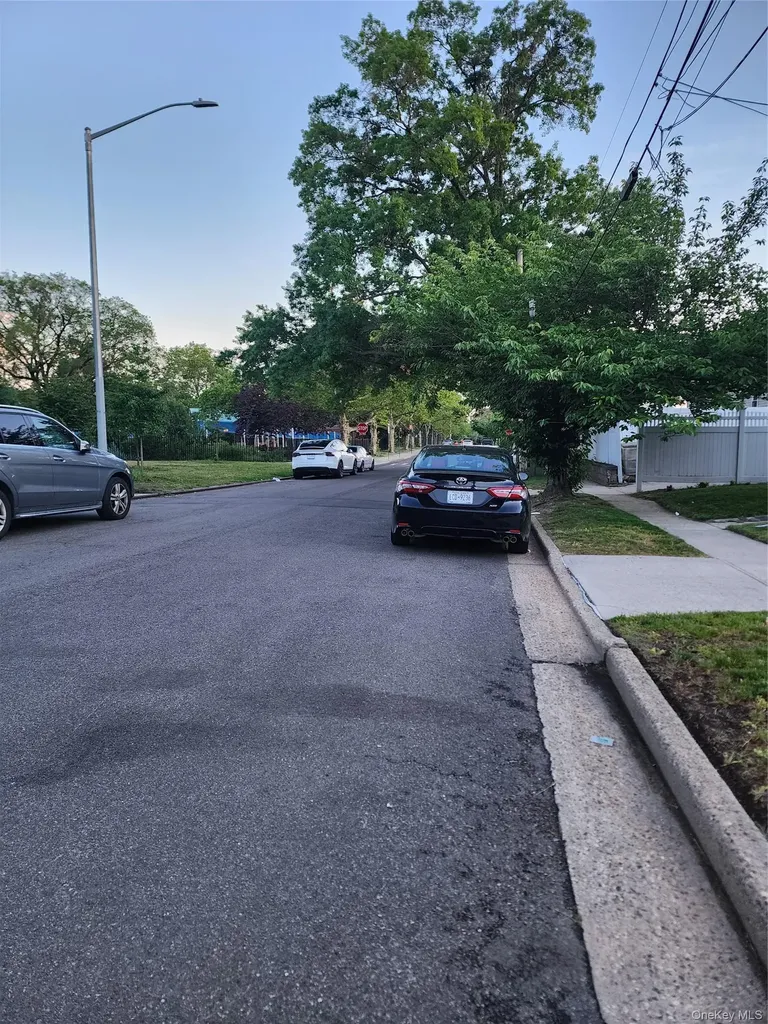 11942 238th Street Cambria Heights NY 11411