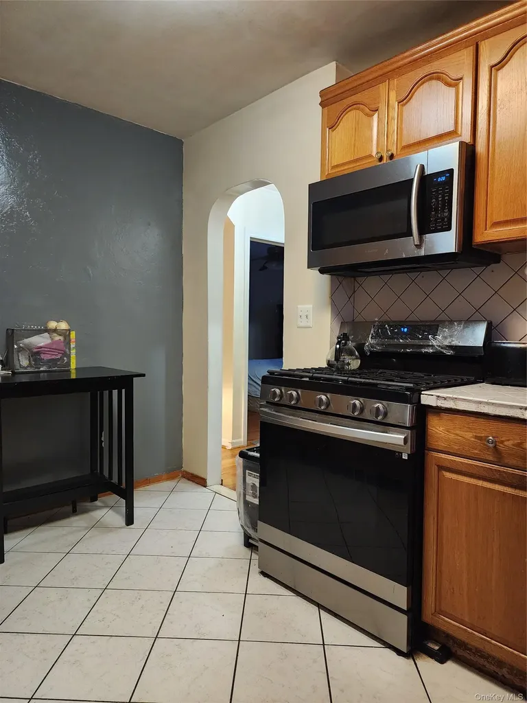11942 238th Street Cambria Heights NY 11411