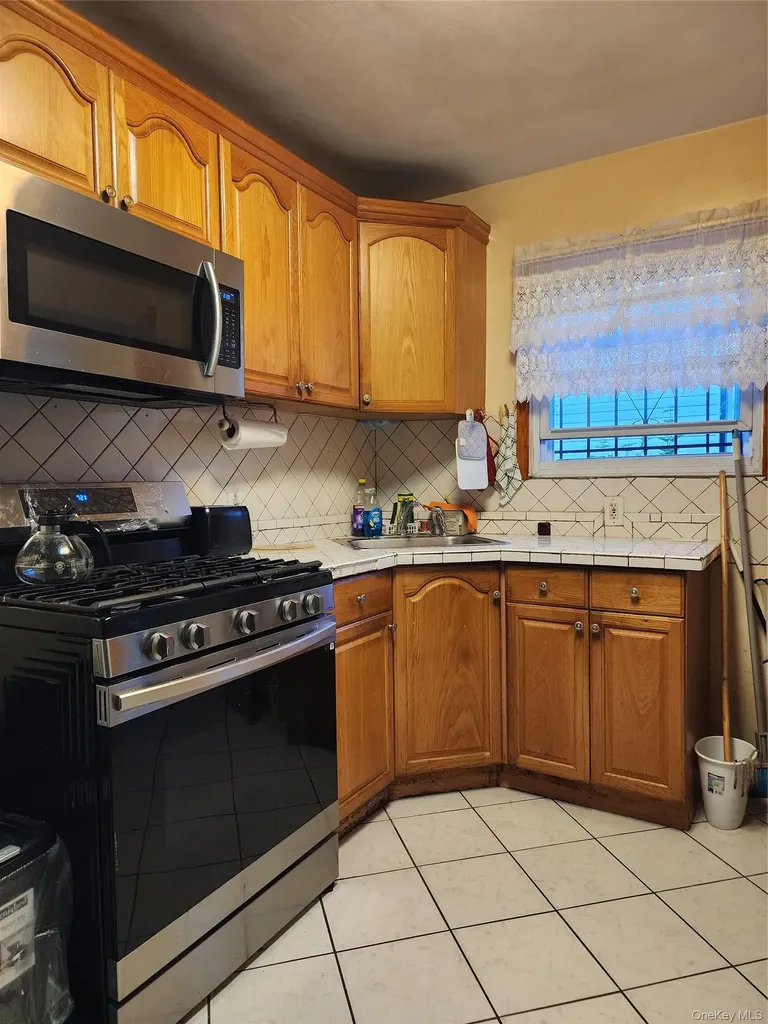 11942 238th Street Cambria Heights NY 11411