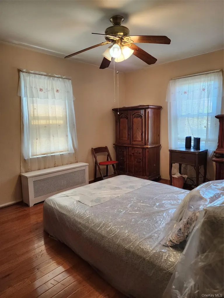 11942 238th Street Cambria Heights NY 11411