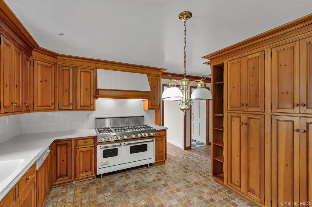 102 Birchwood Avenue Nyack NY 10960
