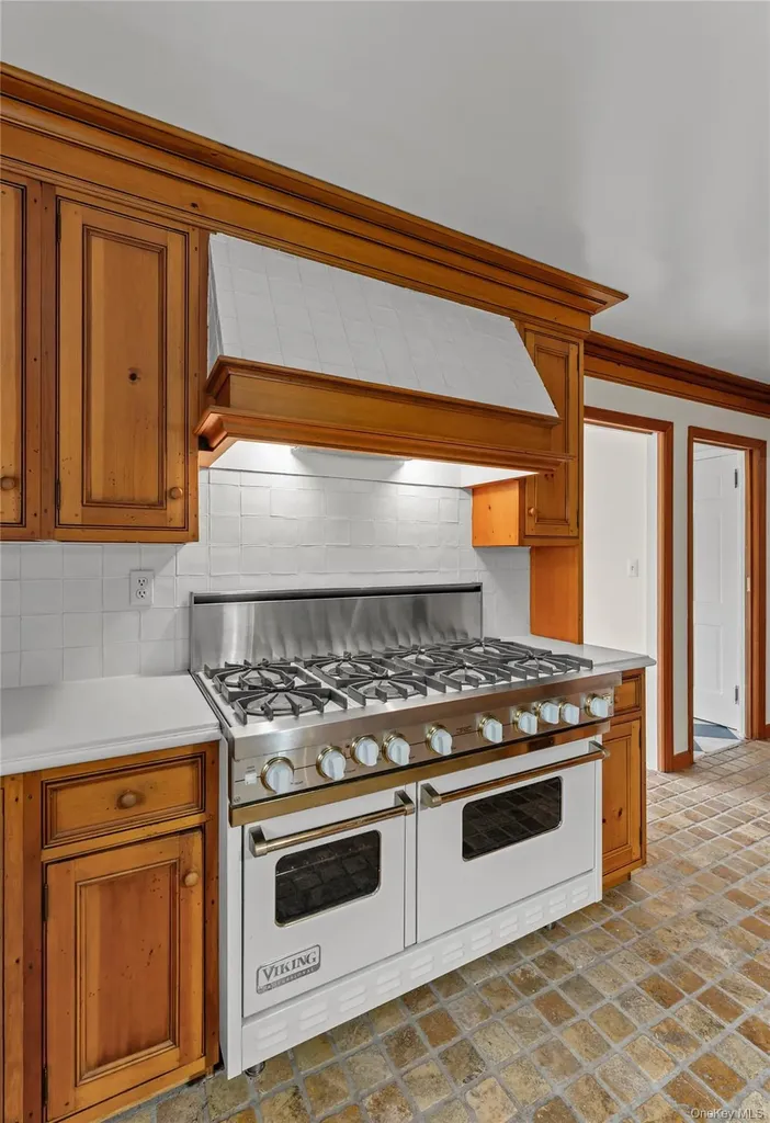 102 Birchwood Avenue Nyack NY 10960
