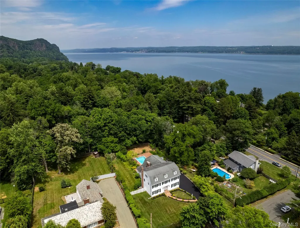 102 Birchwood Avenue Nyack NY 10960