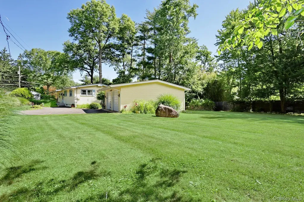 16 Heather Lane West Nyack NY 10994