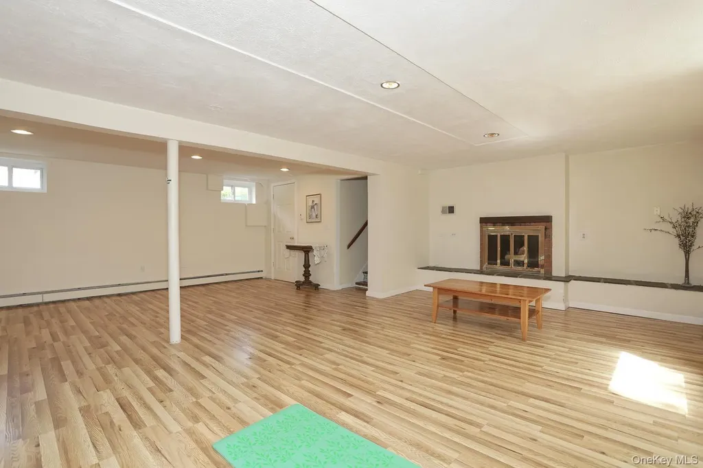 16 Heather Lane West Nyack NY 10994