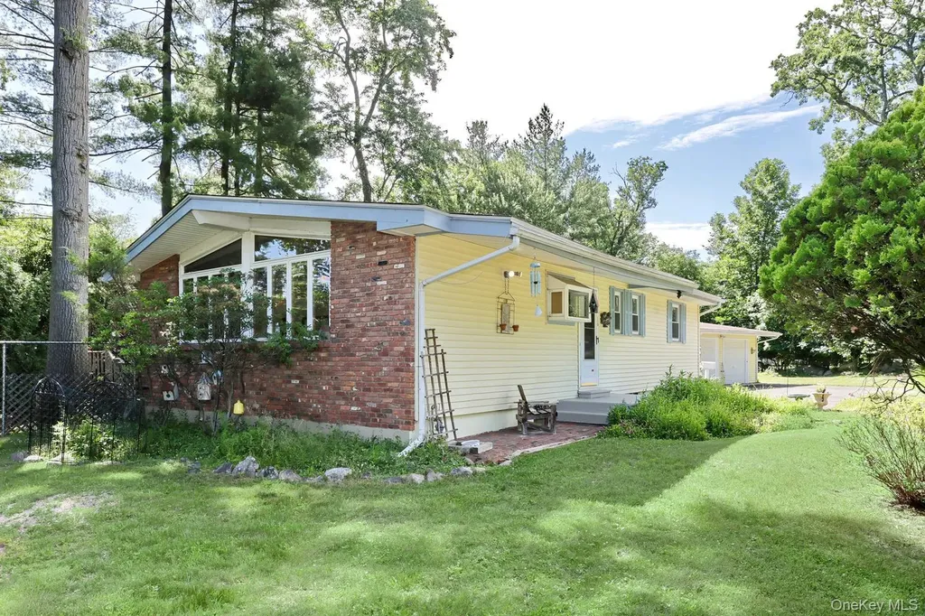 16 Heather Lane West Nyack NY 10994