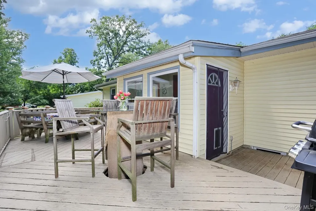16 Heather Lane West Nyack NY 10994