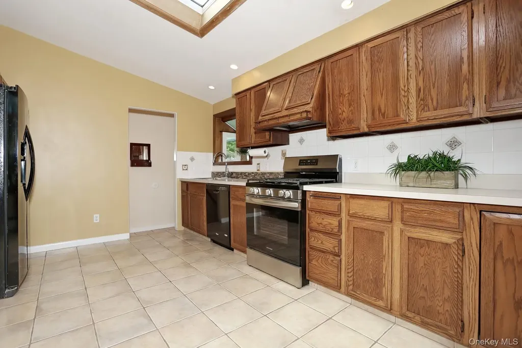 16 Heather Lane West Nyack NY 10994
