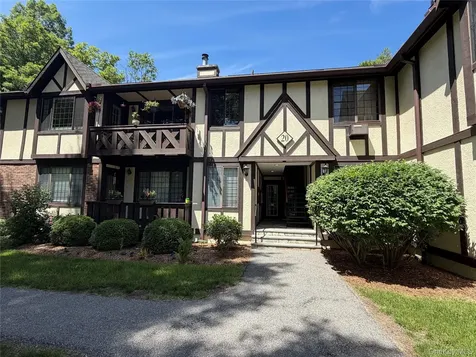20 Foxwood Drive Pleasantville NY 10570