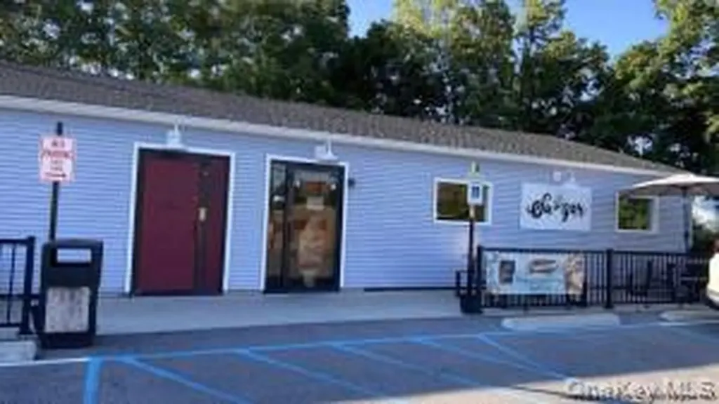43 Violet Avenue Poughkeepsie NY 12601