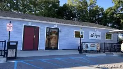 43 Violet Avenue Poughkeepsie NY 12601
